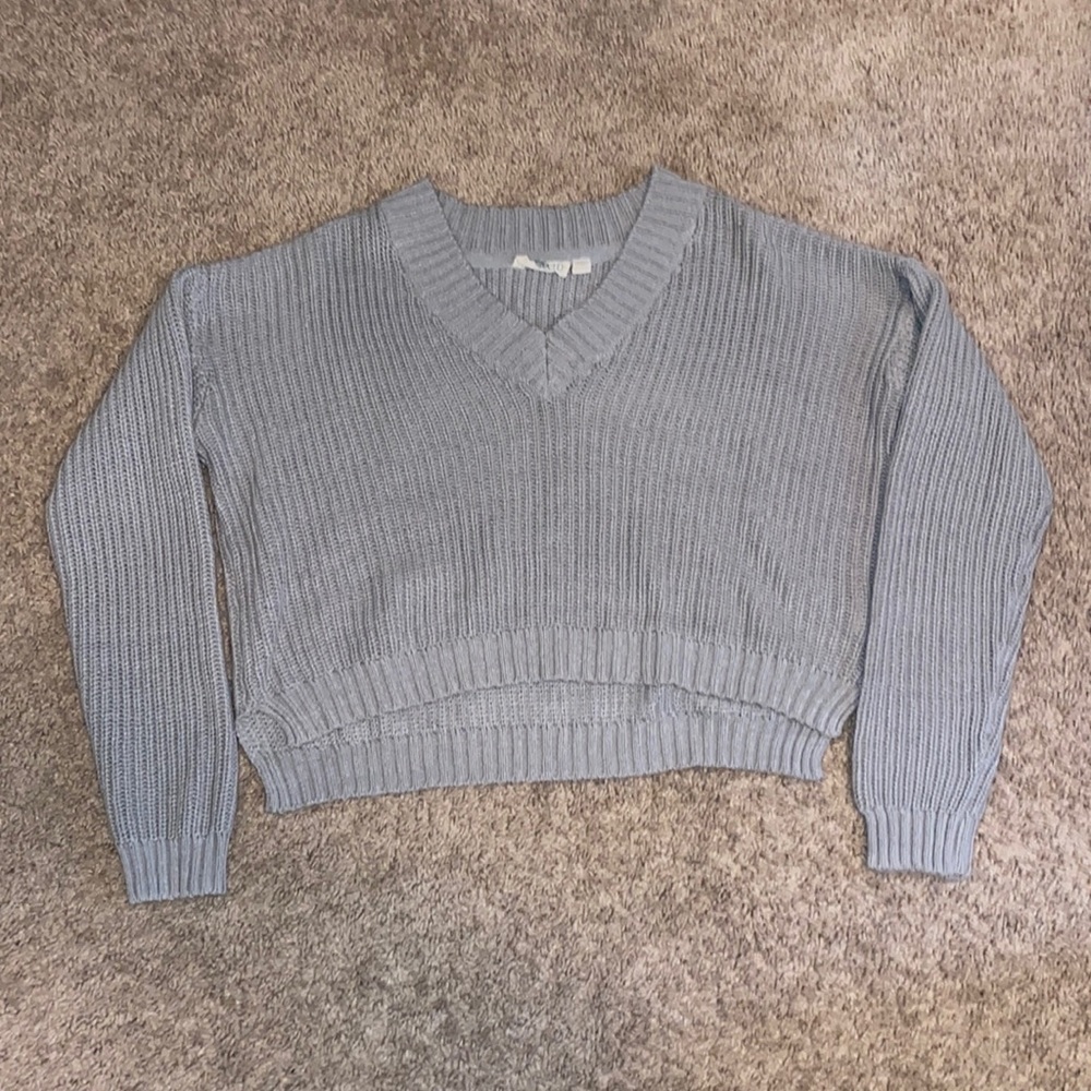 Retrod Size Large Cropped Gray Sweater! 🖤